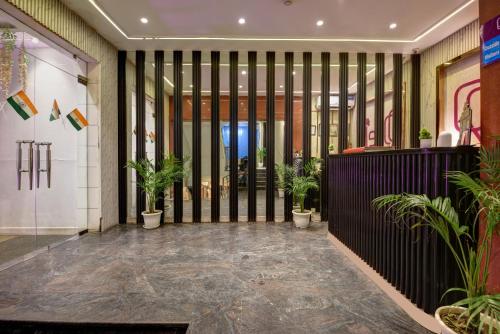 Lobby, Qotel Comfort AT Residency Kaushambi Anand Vihar in Ghaziabad