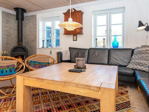8 person holiday home in Ringkøbing-By Traum in ซอนเดอร์วิก