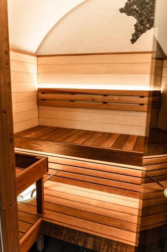 Sauna, Kotkapesa in Treimani