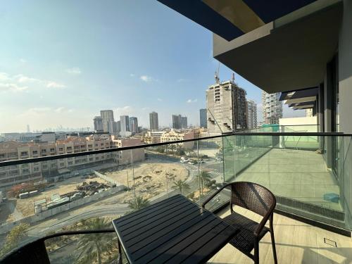 Stylish One Bedroom Apartment at Binghatti Crest, JVC Dubai By al sarya Holiday Homes, Dubaï (photo 9)