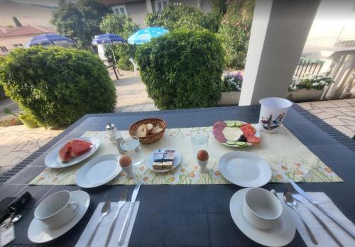 อาหารและเครื่องดื่ม, Bed and Breakfast - Haus Sofija - Zimmer mit eigenem Bad und Privatparkplatz - Bed and Bike in เกรบาสติชา