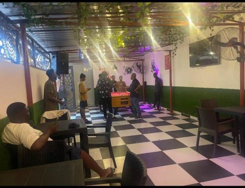 Merit hotel & lounge in 伊法科伊賈亞