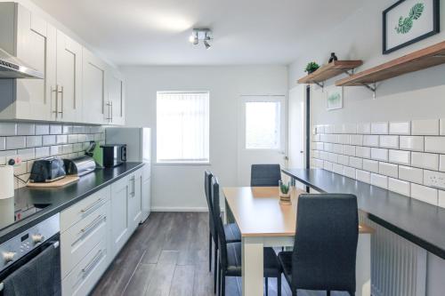 บริการและสิ่งอำนวยความสะดวก, Long Stays Spacious Home in SK14, sleeps 5 in ไฮด์