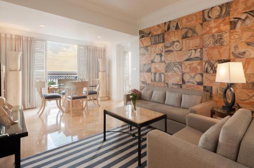 Annabelle in פאפוס