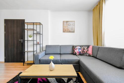 BudgetWork-Friendly Apartment near Business Park, Sofía