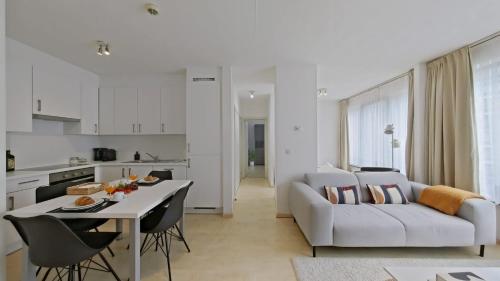 Stylish and practical 1BR apartment in Bruxelles-Ville, Brussels (photo 2)