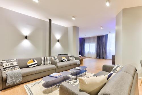 UrbanFlat 124 - Spacious Home in the Heart of Paris, Parigi