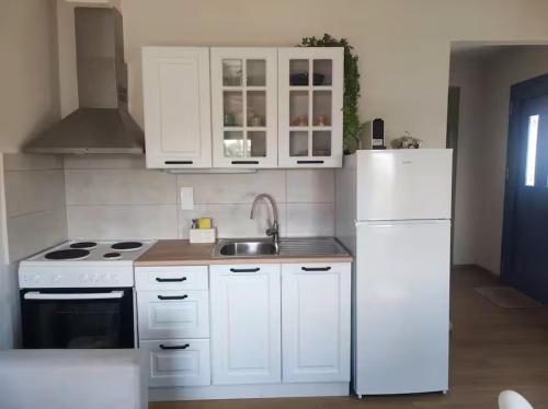 Myrtia Appartments in Nea Poli