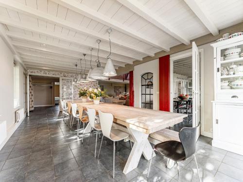 Instalaciones, Spacious Holiday home De Pauwenhof in Heiloo