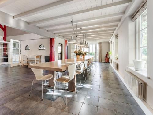  Spacious Holiday home De Pauwenhof in Heiloo