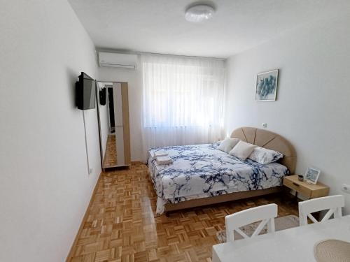 Studio apartment South