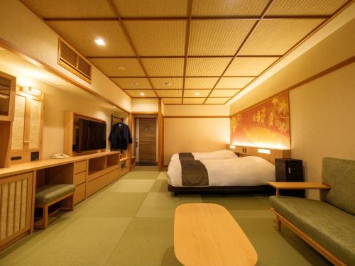 room detail thumbnail 2