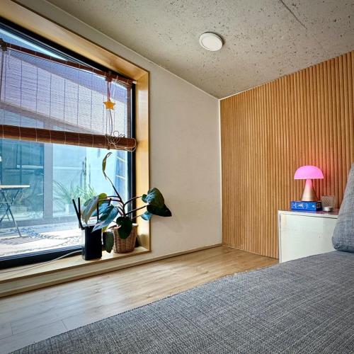 Rooftop House Cosy Stay Near Seongsu Gangnam City View Workation Friendly, Seoul (photo 4)