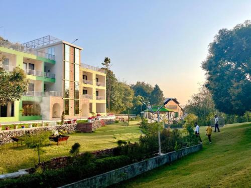 The Gooseneck Hotel and Restaurant in Rani Pokri
