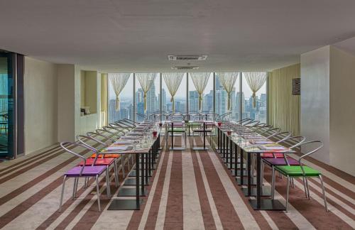 Amira Luxury at Novotel Suites Manila near Makati and BGC, Manila (photo 11)