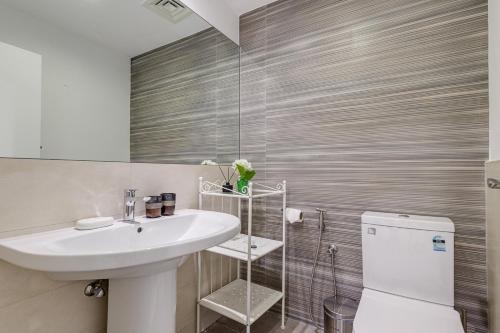 Allsopp & Allsopp - 2-Bedroom Apartment in Shams JBR - image 8