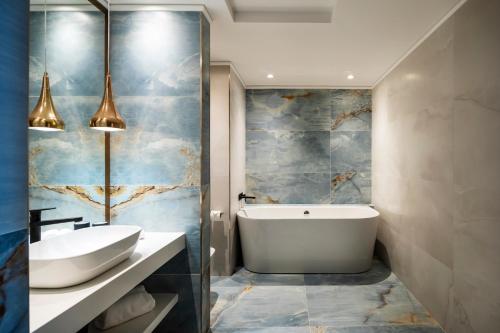 Admiral Hotel - Ultra All Inclusive & Private Beach in 金沙灘