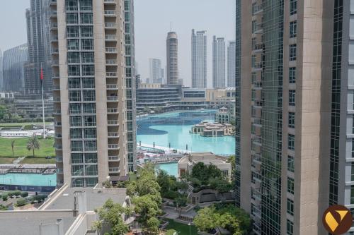 Vogue Vacation Homes, Downtown Boulevard Central near Burj Khalifa and Dubai Mall, Two Bedroom Apartment with Balcony and Burj Khalifa View, Access to all Amenities, Dubái (foto 8)