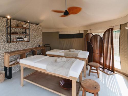 Balneari, Nuyanaya River Camp in Mafuta