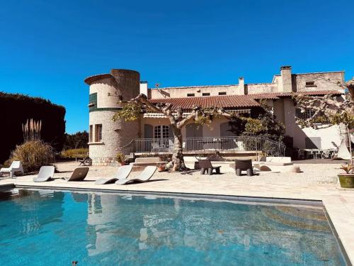 Vaade, Grande Villa Provençale avec Piscine Privée à Gémenos (Grande Villa Provencale avec Piscine Privee a Gemenos) in Gemenos