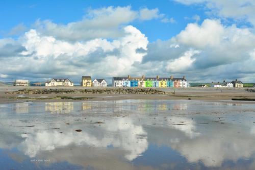 Apkārtne, Cae Mawr Borth and Ynyslas in Furnace (Machynlleth)