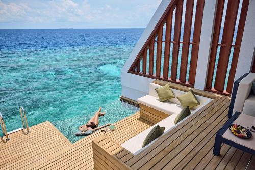 مناطق جذب قريبة, ROBINSON MALDIVES - Adults only in هوفادو أتول