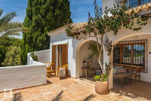 Villa Sandro by Abahana Villas - image 3