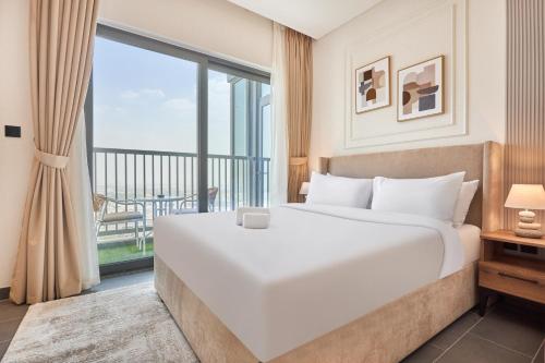 STAY BY LATINEM Luxury 2BR Plus Study Holiday Home CB 3312 Near Burj Khalifa, Dubai (photo 7)