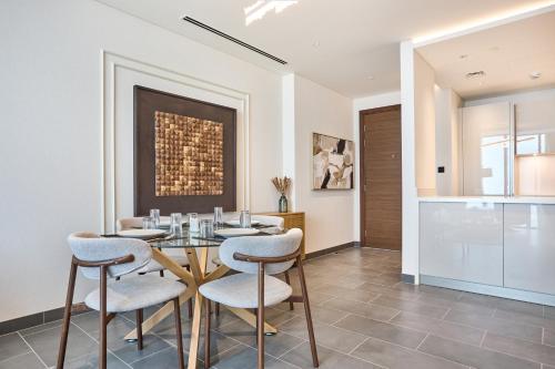 STAY BY LATINEM Luxury 2BR Plus Study Holiday Home CB 3312 Near Burj Khalifa, Dubai (photo 5)