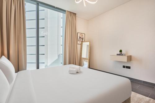 STAY BY LATINEM Luxury 2BR Plus Study Holiday Home CB 3312 Near Burj Khalifa, Dubai (photo 9)