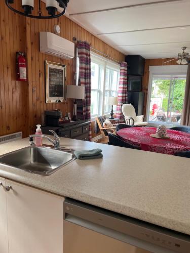 Chalets Plage St-Jean in Saint-Jean-de-l'Île-d'Orléans