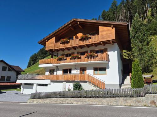 外部景觀, Ferienhaus Nairz - Casa Vacanze Nairz - Holiday Home Nairz in 普雷多伊