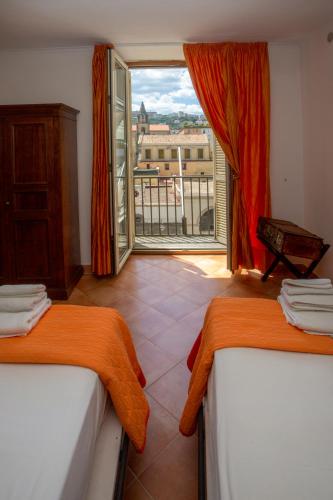 Hotel Neapolis near Santa Maria dellAnimPurgatorio Ad Arco Kirche