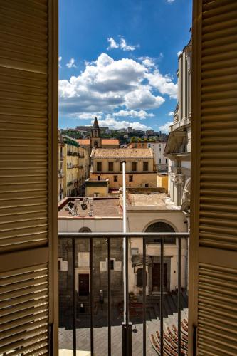 Exterior view, Hotel Neapolis near Via dei Tribunali