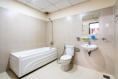 room detail thumbnail 2