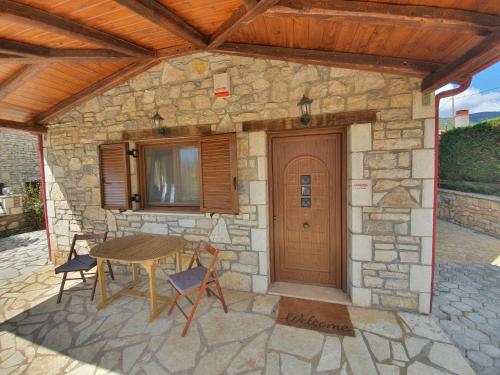 Instalaciones, Erini House in Kalavryta