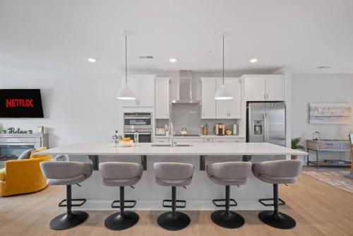 NEW Luxury Condo, Rooftop Terrace, EV Charger! in 維克森林