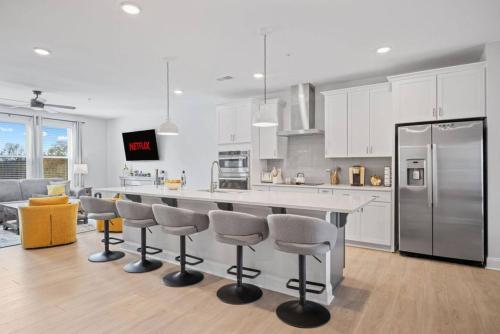 NEW Luxury Condo, Rooftop Terrace, EV Charger! in 維克森林