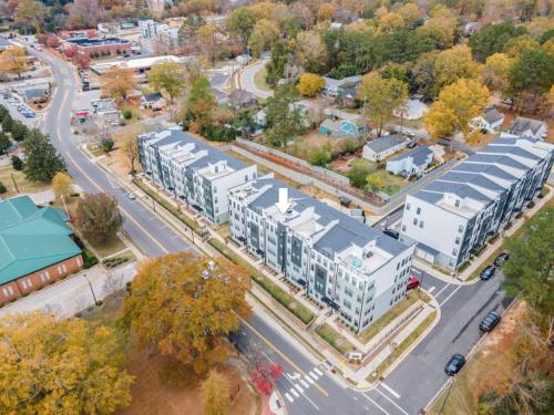 NEW Luxury Condo, Rooftop Terrace, EV Charger! in 維克森林