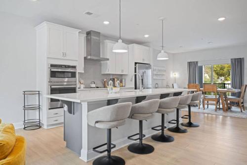 NEW Luxury Condo, Rooftop Terrace, EV Charger! in 維克森林