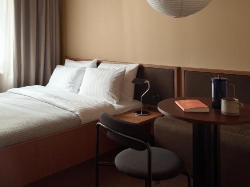 room detail thumbnail 1