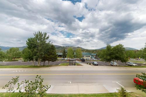 Riverfront Retreat - image 8