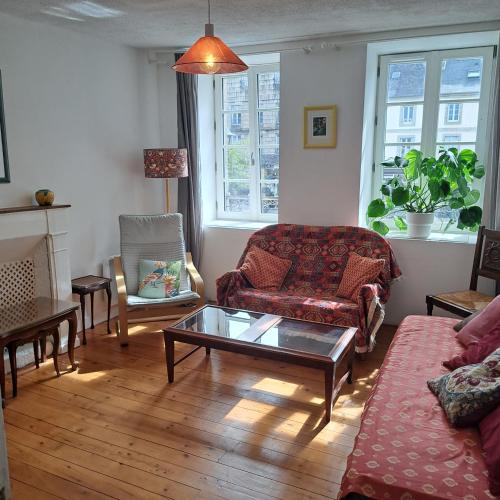Bel appartement au centre in Huelgoat