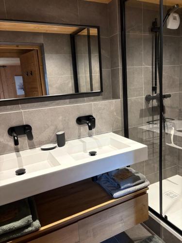 Vannas istaba, Chalet Saint François, appartement privatif pour 4 personnes à Montriond, entre Lac & Ski ! (Chalet Saint Francois, appartement privatif pour 4 personnes a Montriond, entre Lac & Ski !) in Montrionda