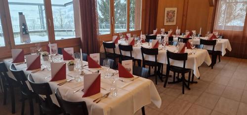 Restoran, Restaurant Hotel Ruttihubelbad in Konolfingen