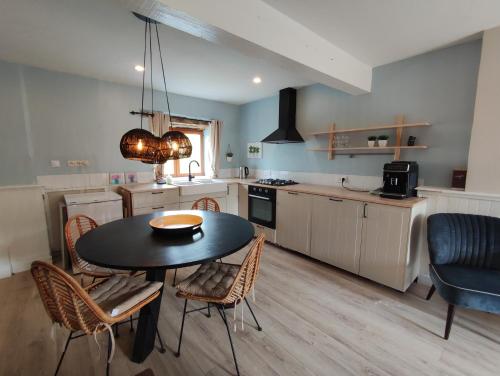 virtuve, GîtesDansLeLot - Occitanie (GitesDansLeLot - Occitanie) in Saint-Germain-du-Bel-Air
