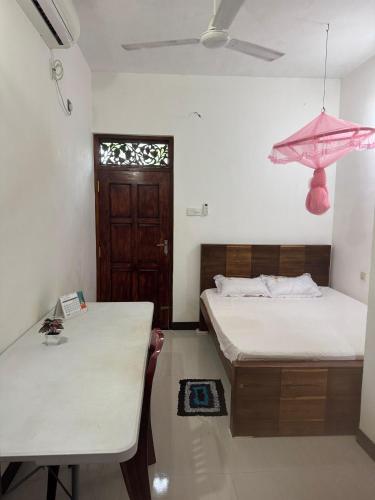 Himeshi Guests in Beruwala