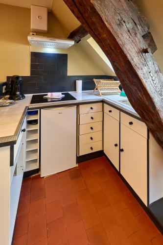 Cocina, Séjour tout confort en plein coeur de Nevers, studios Galet-Carbone ou Terra Cotta (Sejour tout confort en plein coeur de Nevers, studios Galet-Carbone ou Terra Cotta) in Nevers