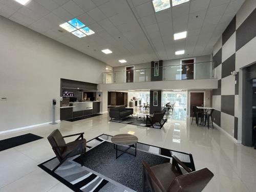 ล็อบบี้, HOM Hotel Gainesville, SureStay Collection by Best Western in เกนส์วิลล์ (FL)