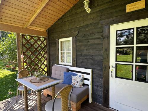 Teeveere Summer House in Treimani